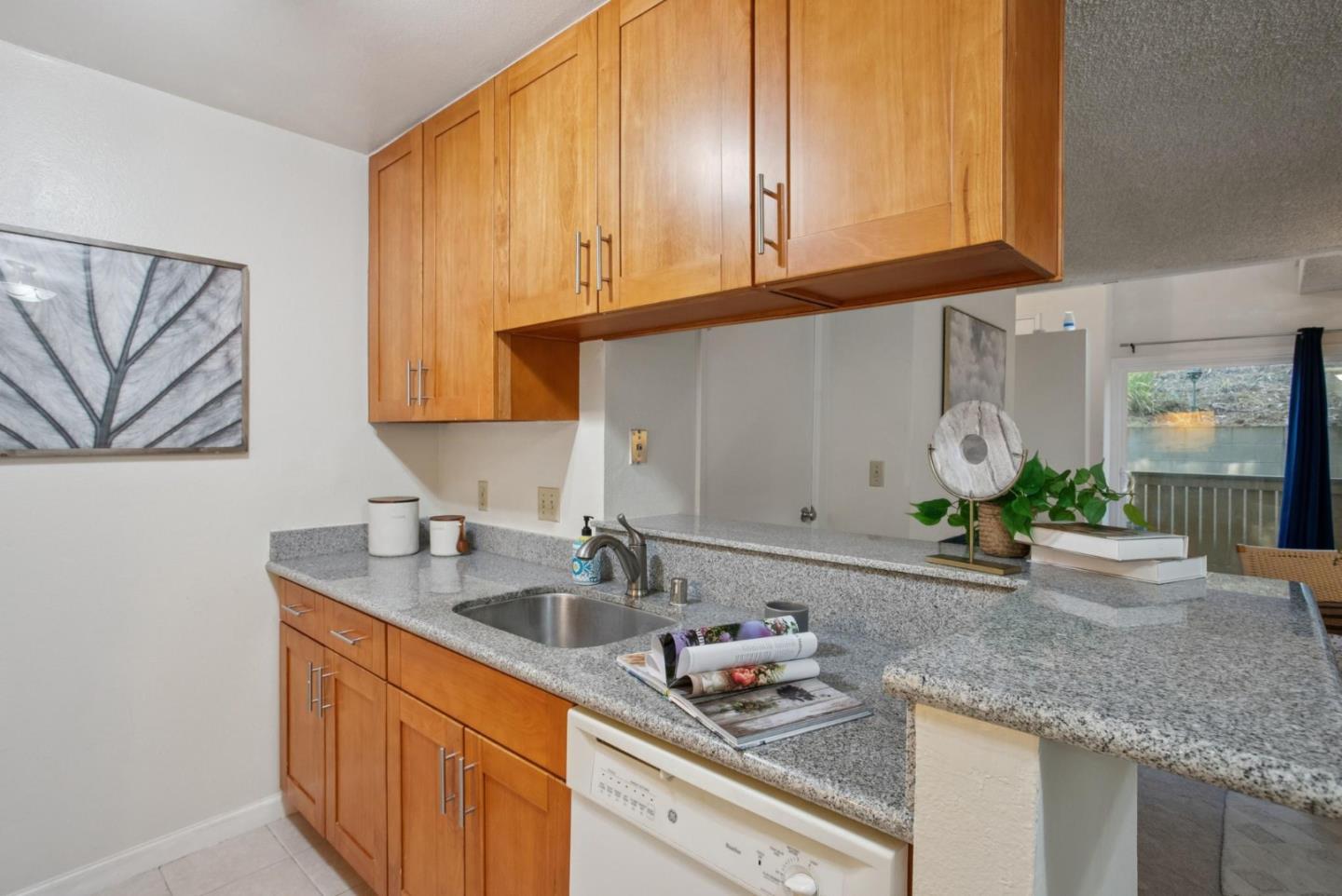Detail Gallery Image 14 of 30 For 357 Half Moon Ln #12,  Daly City,  CA 94015 - 1 Beds | 1 Baths