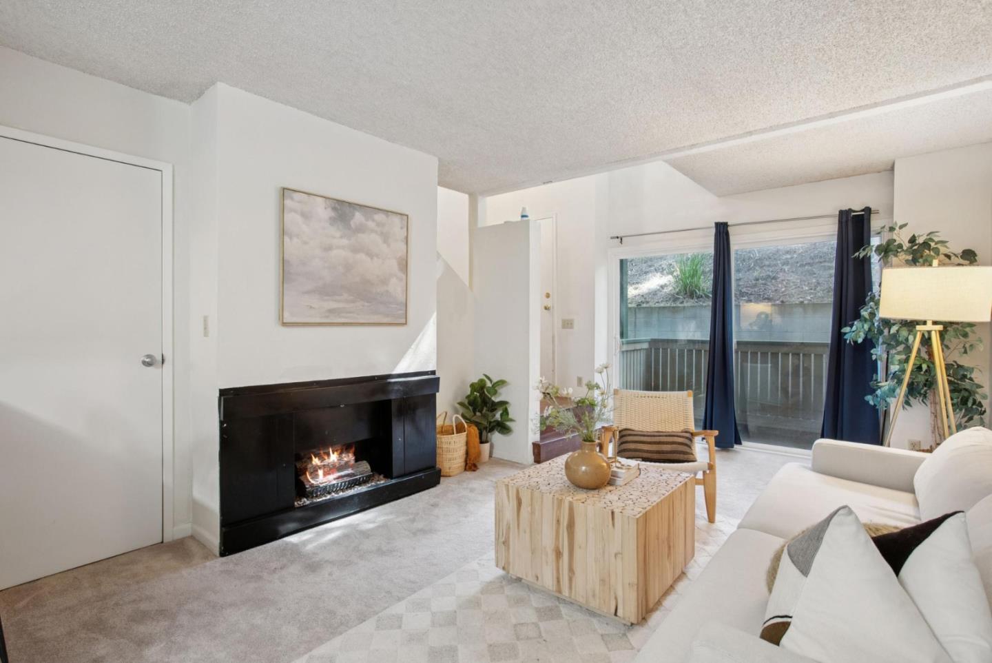 Detail Gallery Image 4 of 30 For 357 Half Moon Ln #12,  Daly City,  CA 94015 - 1 Beds | 1 Baths