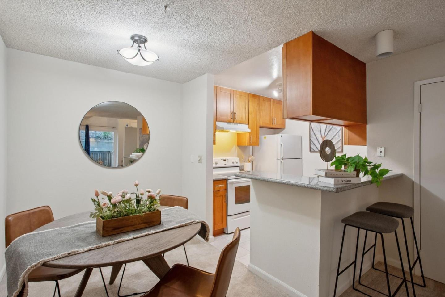 Detail Gallery Image 9 of 30 For 357 Half Moon Ln #12,  Daly City,  CA 94015 - 1 Beds | 1 Baths