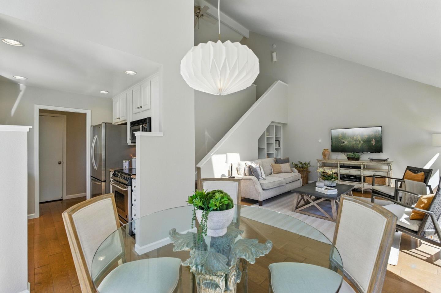 Detail Gallery Image 10 of 42 For 1090 Shoreline Dr, San Mateo,  CA 94404 - 1 Beds | 1/1 Baths
