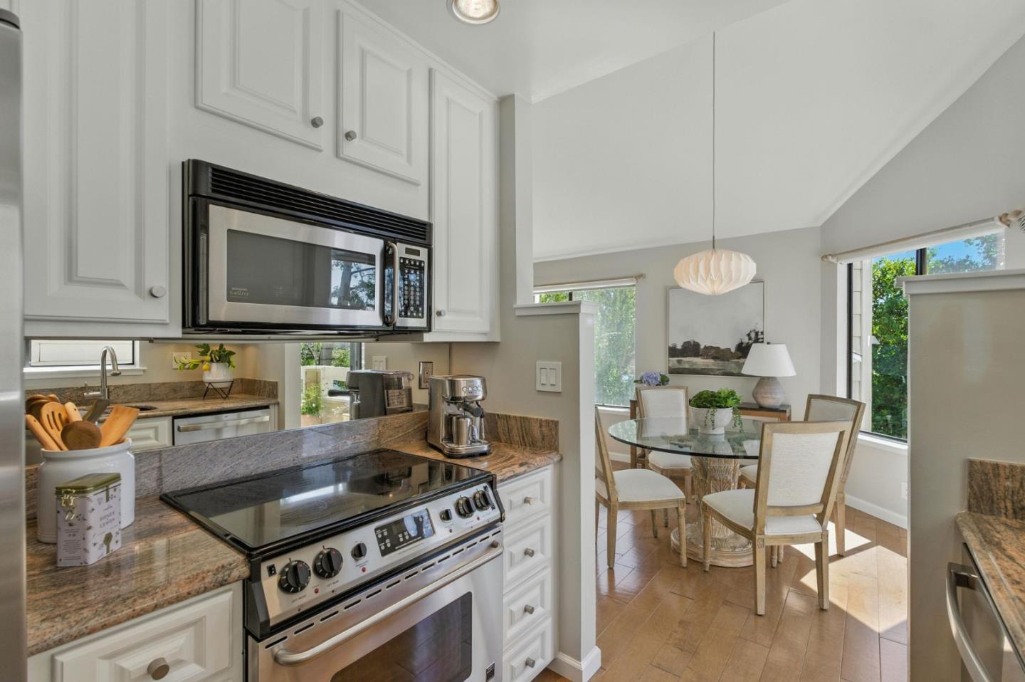 Detail Gallery Image 13 of 42 For 1090 Shoreline Dr, San Mateo,  CA 94404 - 1 Beds | 1/1 Baths