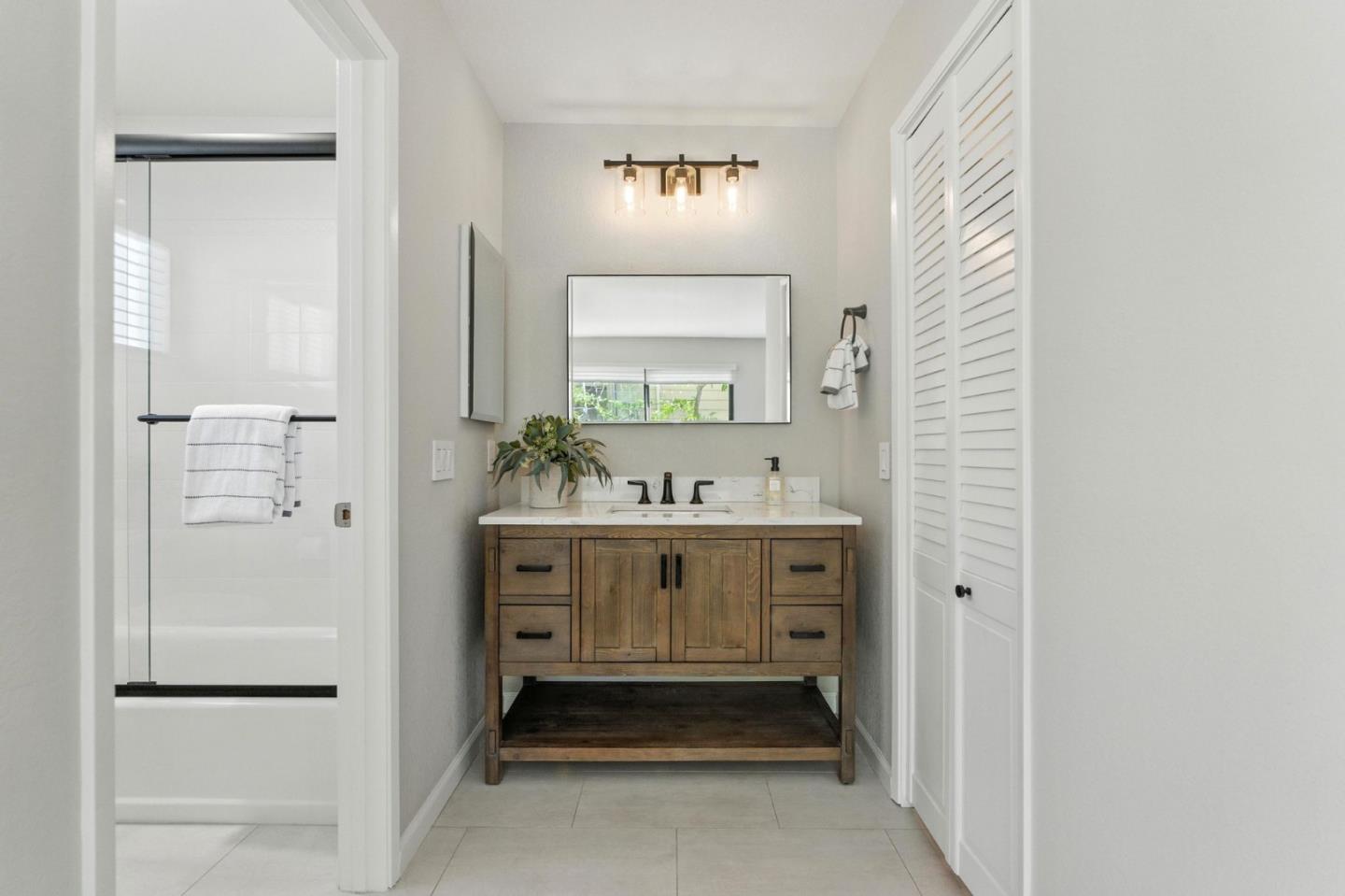 Detail Gallery Image 17 of 42 For 1090 Shoreline Dr, San Mateo,  CA 94404 - 1 Beds | 1/1 Baths