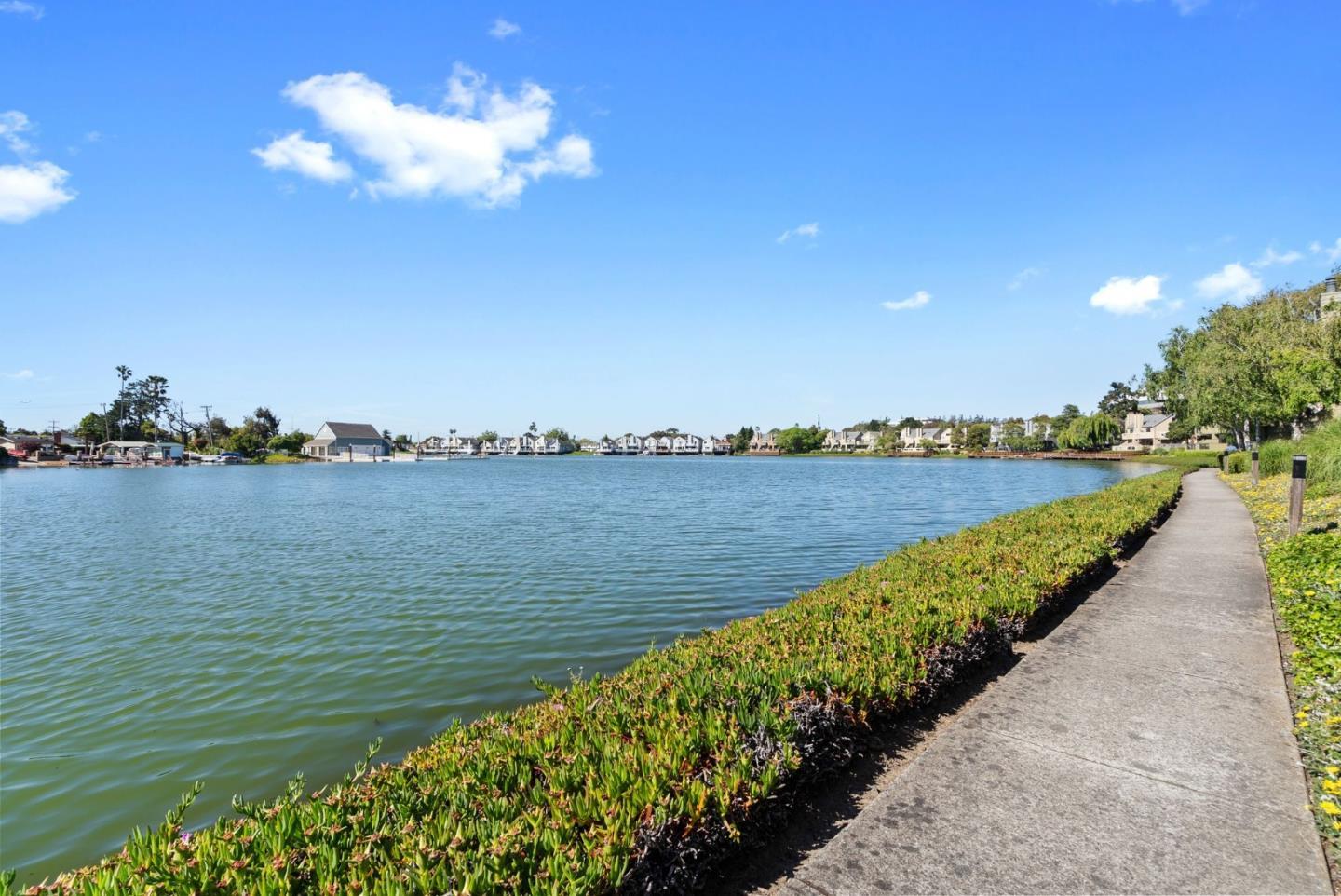 Detail Gallery Image 39 of 42 For 1090 Shoreline Dr, San Mateo,  CA 94404 - 1 Beds | 1/1 Baths