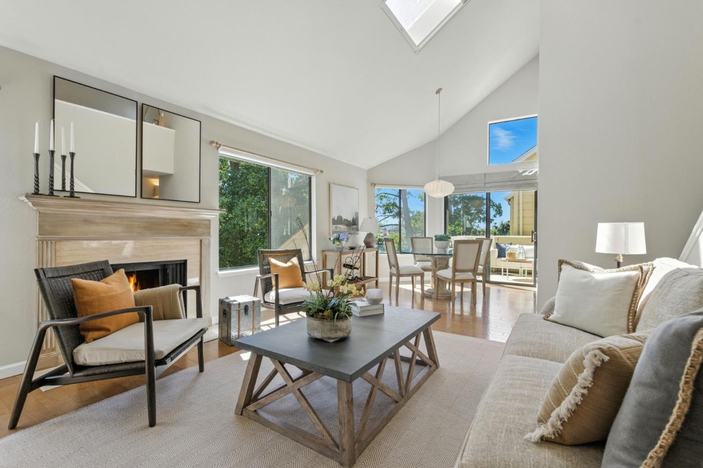 Detail Gallery Image 4 of 42 For 1090 Shoreline Dr, San Mateo,  CA 94404 - 1 Beds | 1/1 Baths