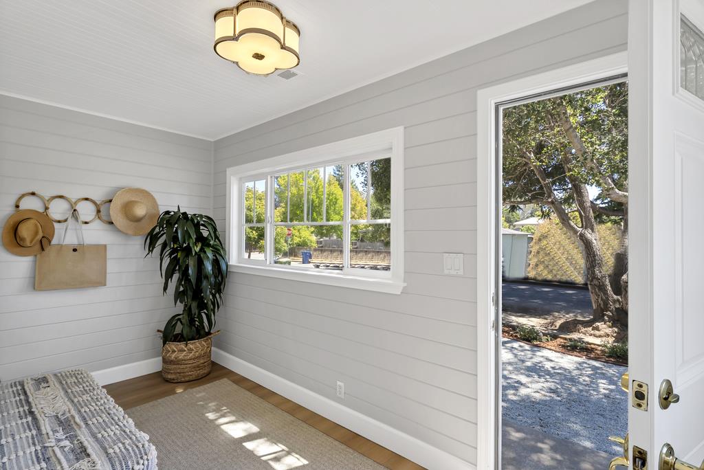 Detail Gallery Image 10 of 37 For 2625 Howe St, Santa Cruz,  CA 95065 - 2 Beds | 1 Baths