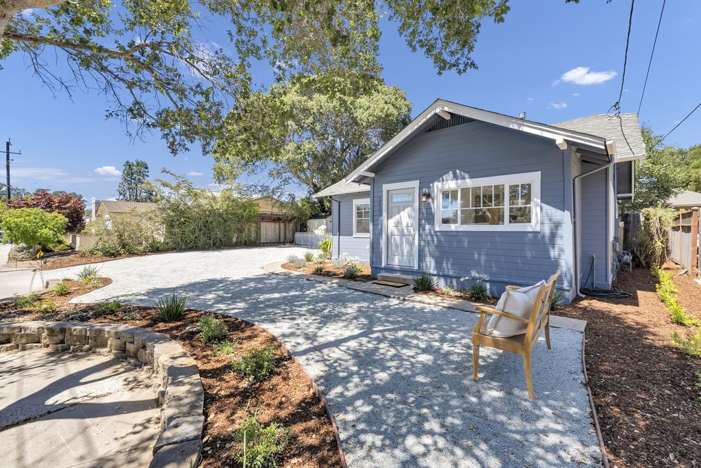 Detail Gallery Image 2 of 37 For 2625 Howe St, Santa Cruz,  CA 95065 - 2 Beds | 1 Baths