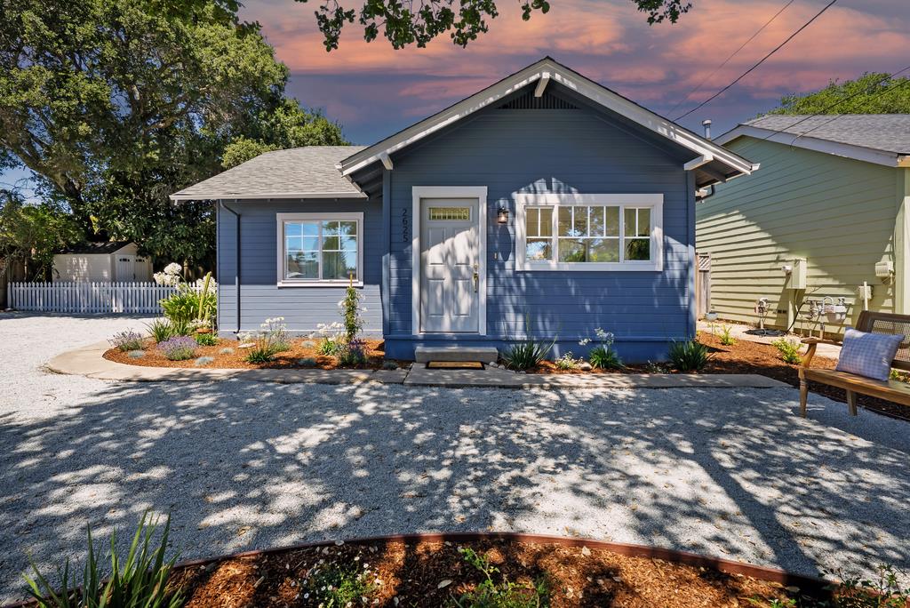Detail Gallery Image 6 of 37 For 2625 Howe St, Santa Cruz,  CA 95065 - 2 Beds | 1 Baths