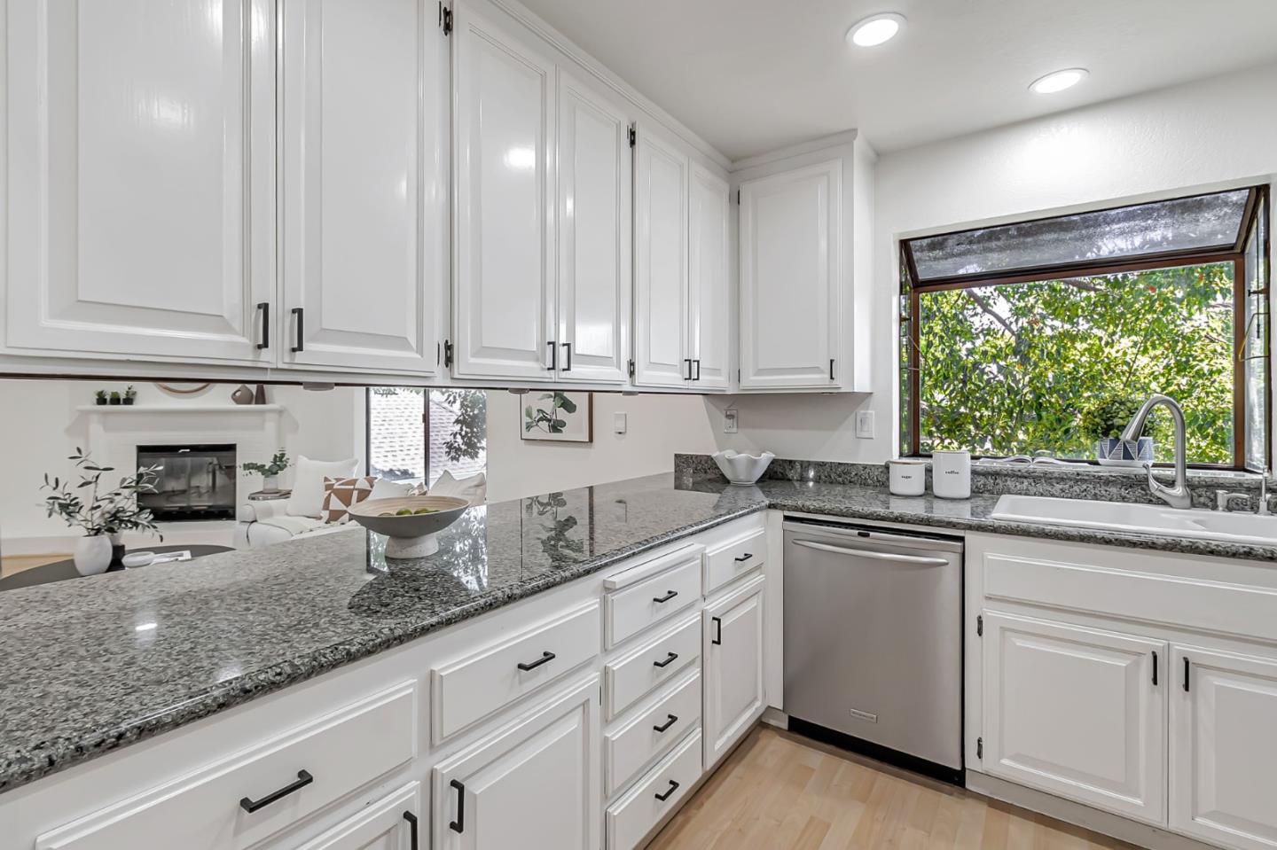 Detail Gallery Image 15 of 43 For 1870 Market St #6,  Santa Clara,  CA 95050 - 2 Beds | 2 Baths