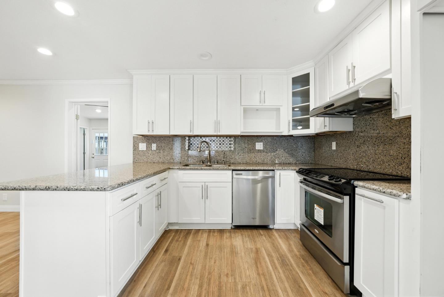 Detail Gallery Image 10 of 30 For 2114 Bennighof Ct, San Jose,  CA 95121 - 4 Beds | 3 Baths