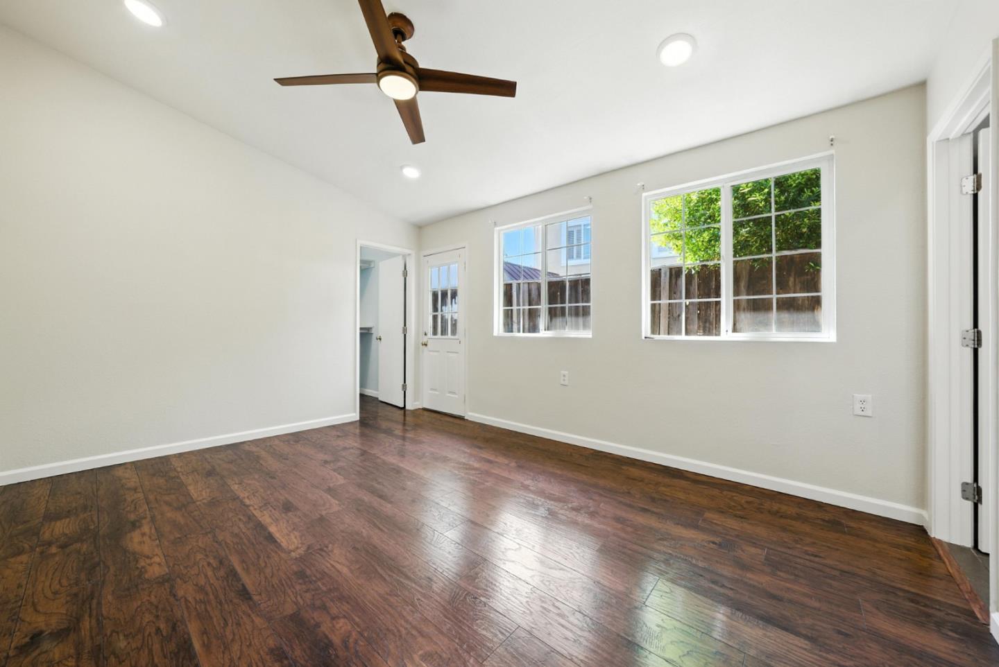 Detail Gallery Image 15 of 30 For 2114 Bennighof Ct, San Jose,  CA 95121 - 4 Beds | 3 Baths
