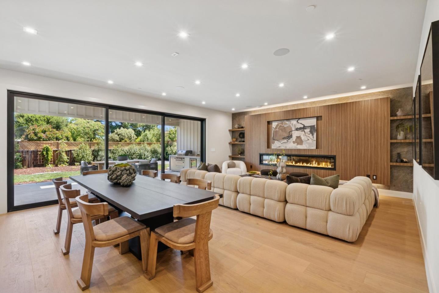 Detail Gallery Image 10 of 77 For 585 Cherry Ave, Los Altos,  CA 94022 - 5 Beds | 5/1 Baths