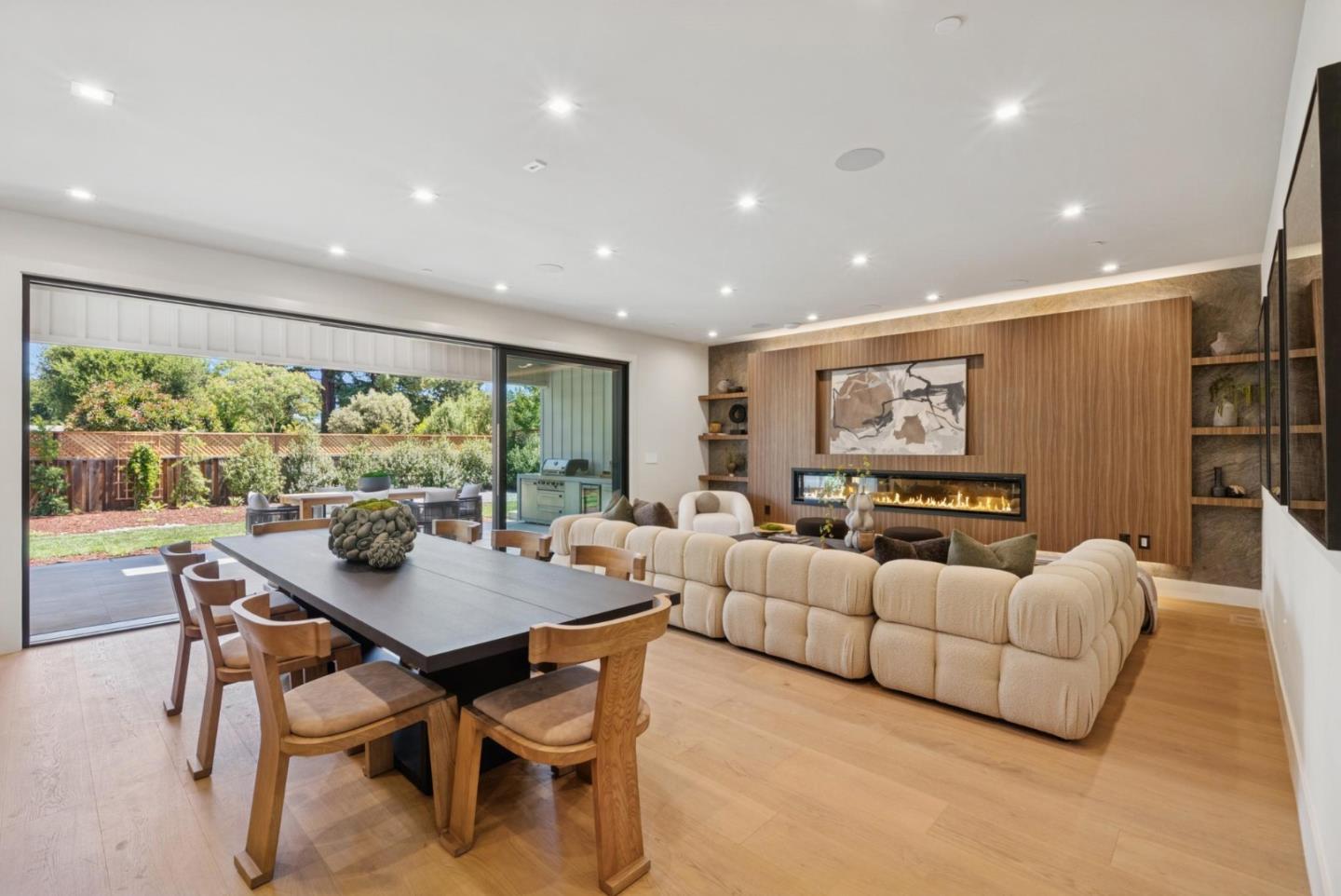 Detail Gallery Image 11 of 77 For 585 Cherry Ave, Los Altos,  CA 94022 - 5 Beds | 5/1 Baths