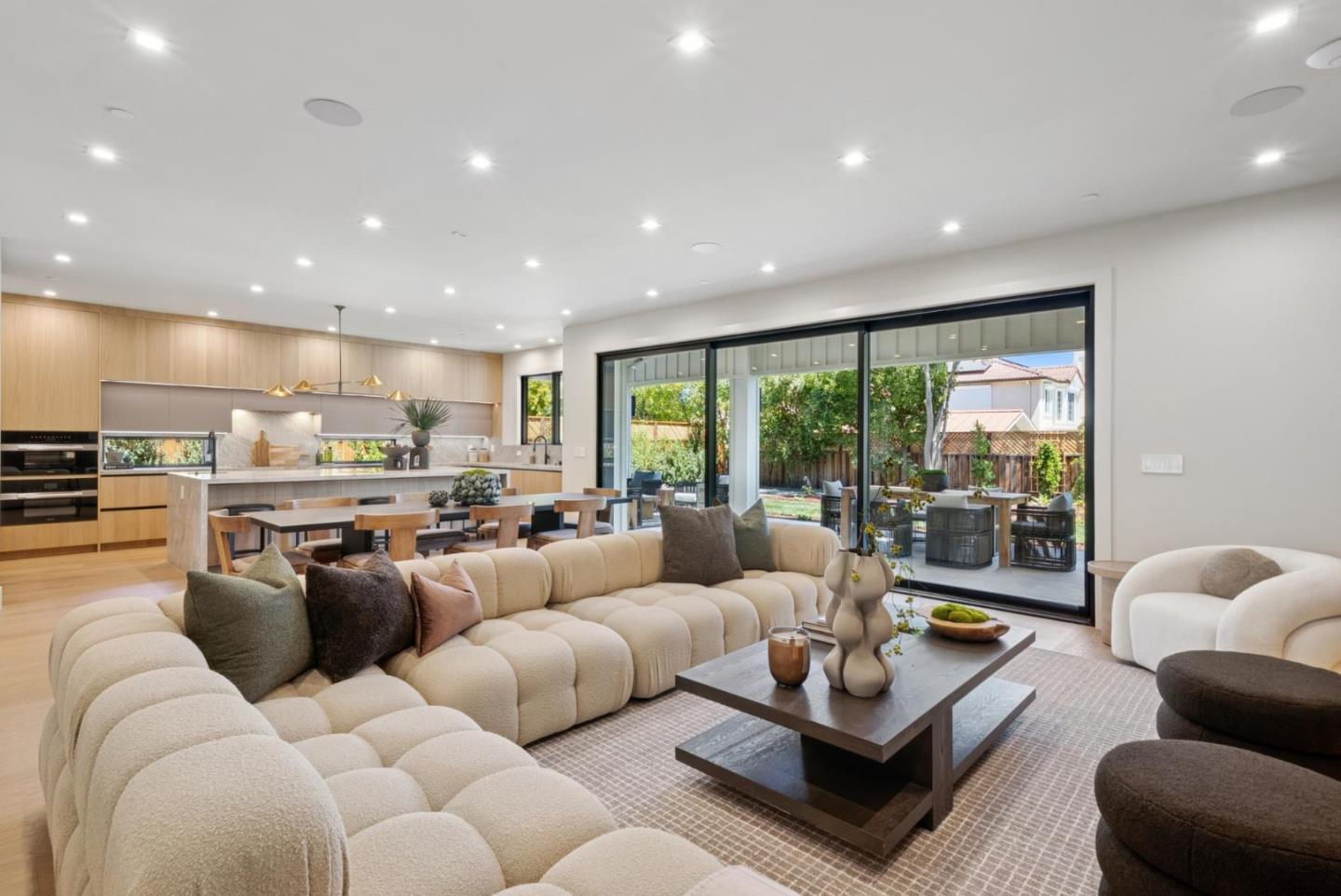 Detail Gallery Image 13 of 77 For 585 Cherry Ave, Los Altos,  CA 94022 - 5 Beds | 5/1 Baths