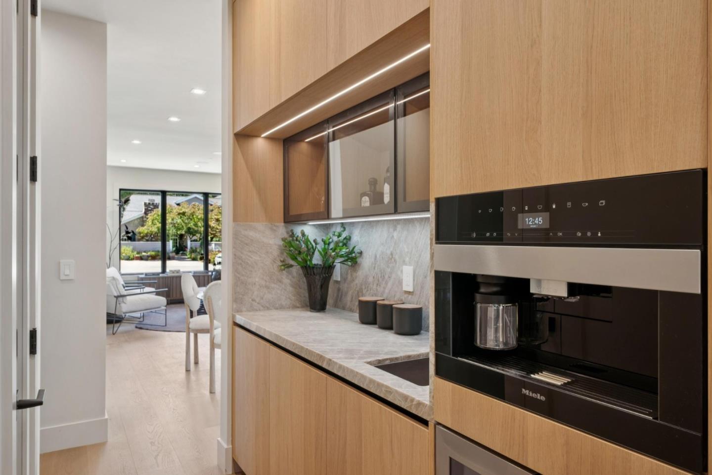 Detail Gallery Image 20 of 77 For 585 Cherry Ave, Los Altos,  CA 94022 - 5 Beds | 5/1 Baths