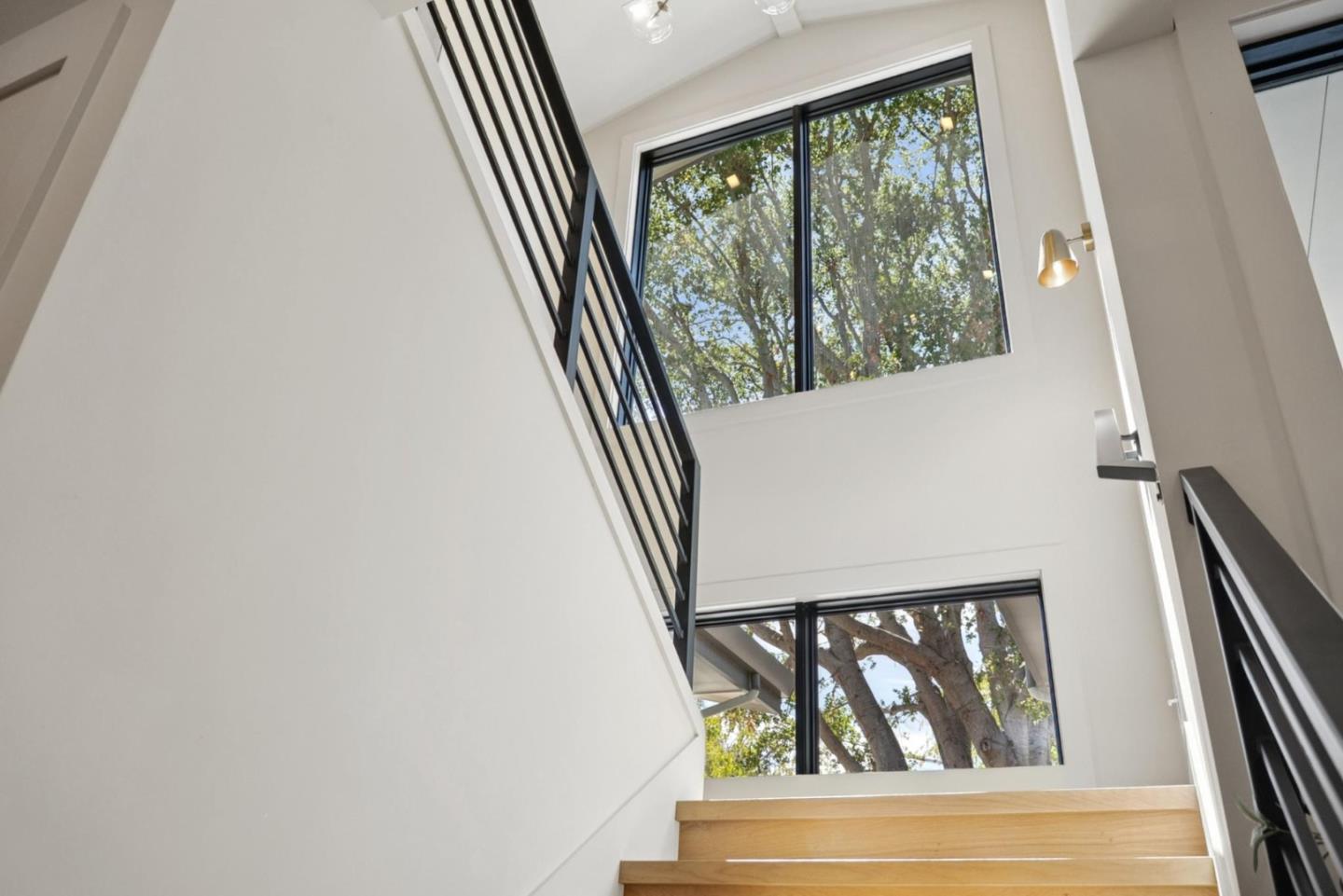Detail Gallery Image 24 of 77 For 585 Cherry Ave, Los Altos,  CA 94022 - 5 Beds | 5/1 Baths