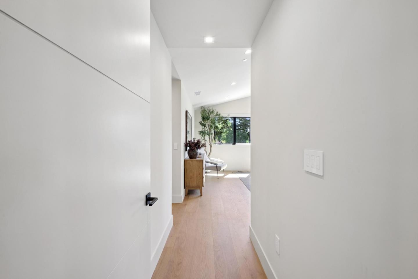 Detail Gallery Image 27 of 77 For 585 Cherry Ave, Los Altos,  CA 94022 - 5 Beds | 5/1 Baths