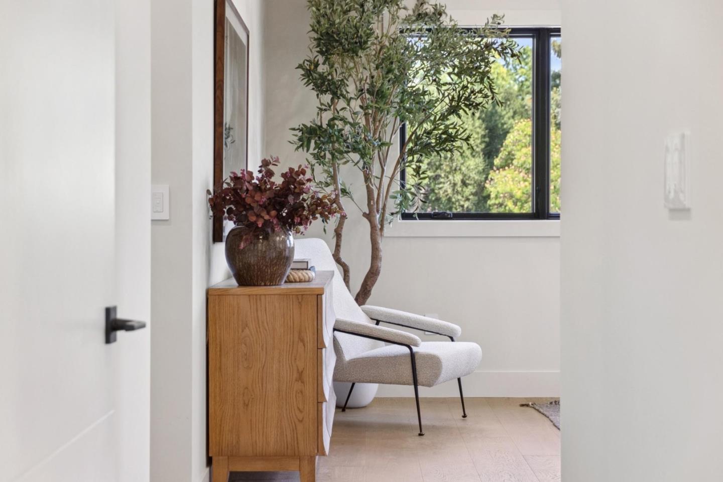 Detail Gallery Image 28 of 77 For 585 Cherry Ave, Los Altos,  CA 94022 - 5 Beds | 5/1 Baths