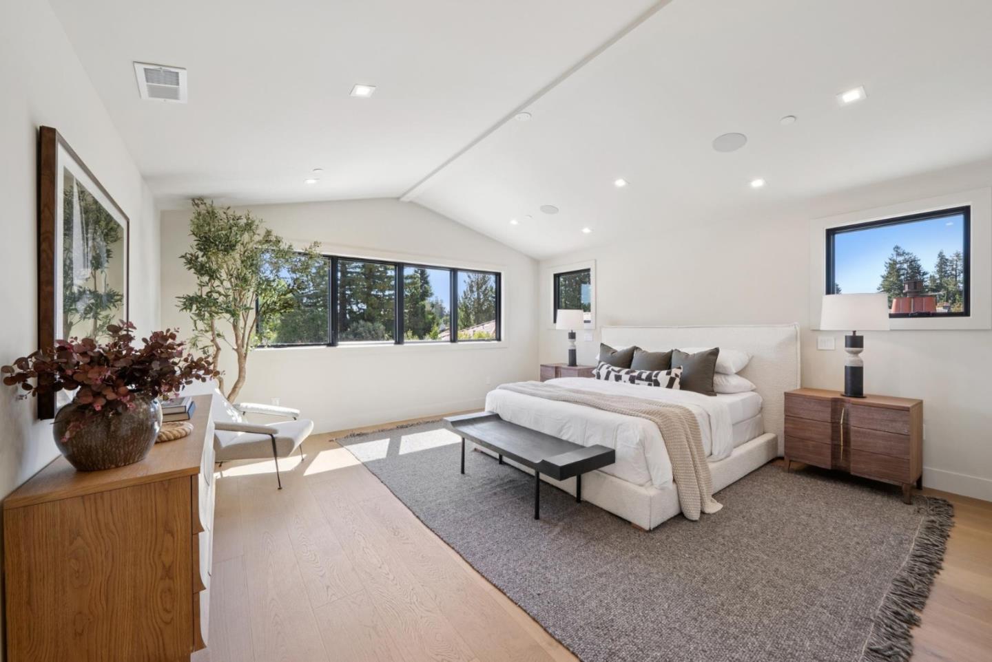 Detail Gallery Image 29 of 77 For 585 Cherry Ave, Los Altos,  CA 94022 - 5 Beds | 5/1 Baths