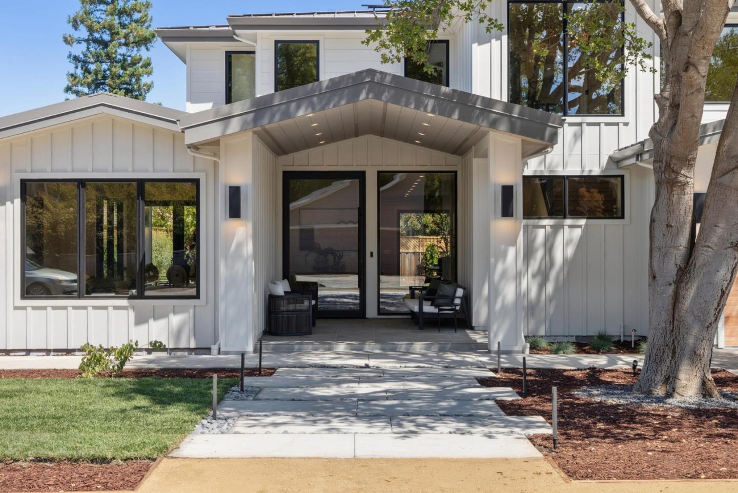 Detail Gallery Image 3 of 77 For 585 Cherry Ave, Los Altos,  CA 94022 - 5 Beds | 5/1 Baths