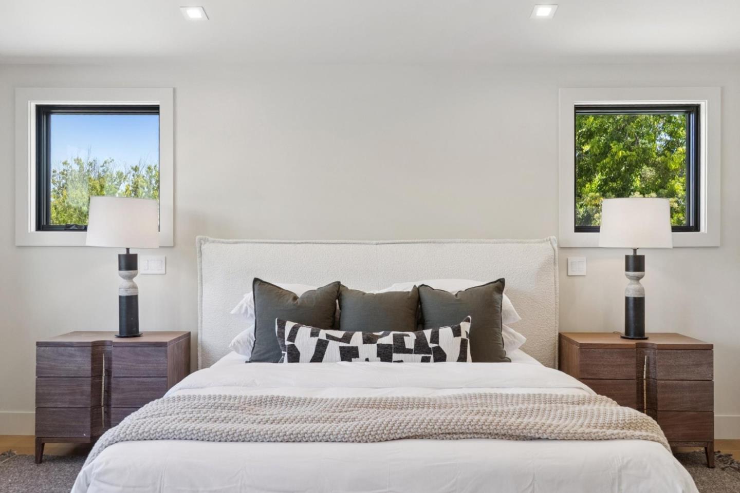 Detail Gallery Image 31 of 77 For 585 Cherry Ave, Los Altos,  CA 94022 - 5 Beds | 5/1 Baths
