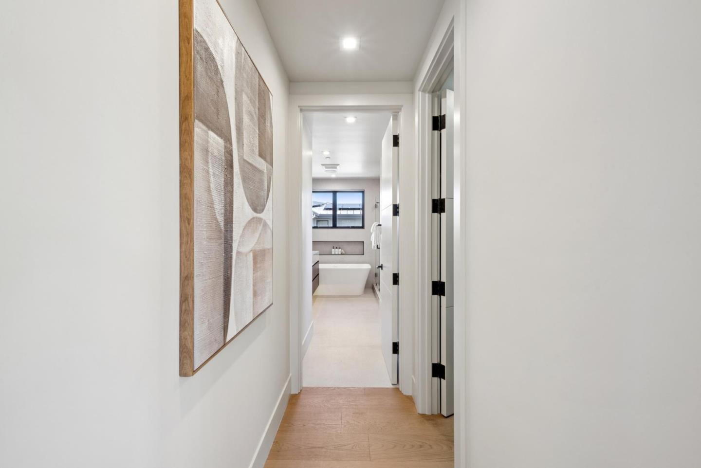 Detail Gallery Image 33 of 77 For 585 Cherry Ave, Los Altos,  CA 94022 - 5 Beds | 5/1 Baths