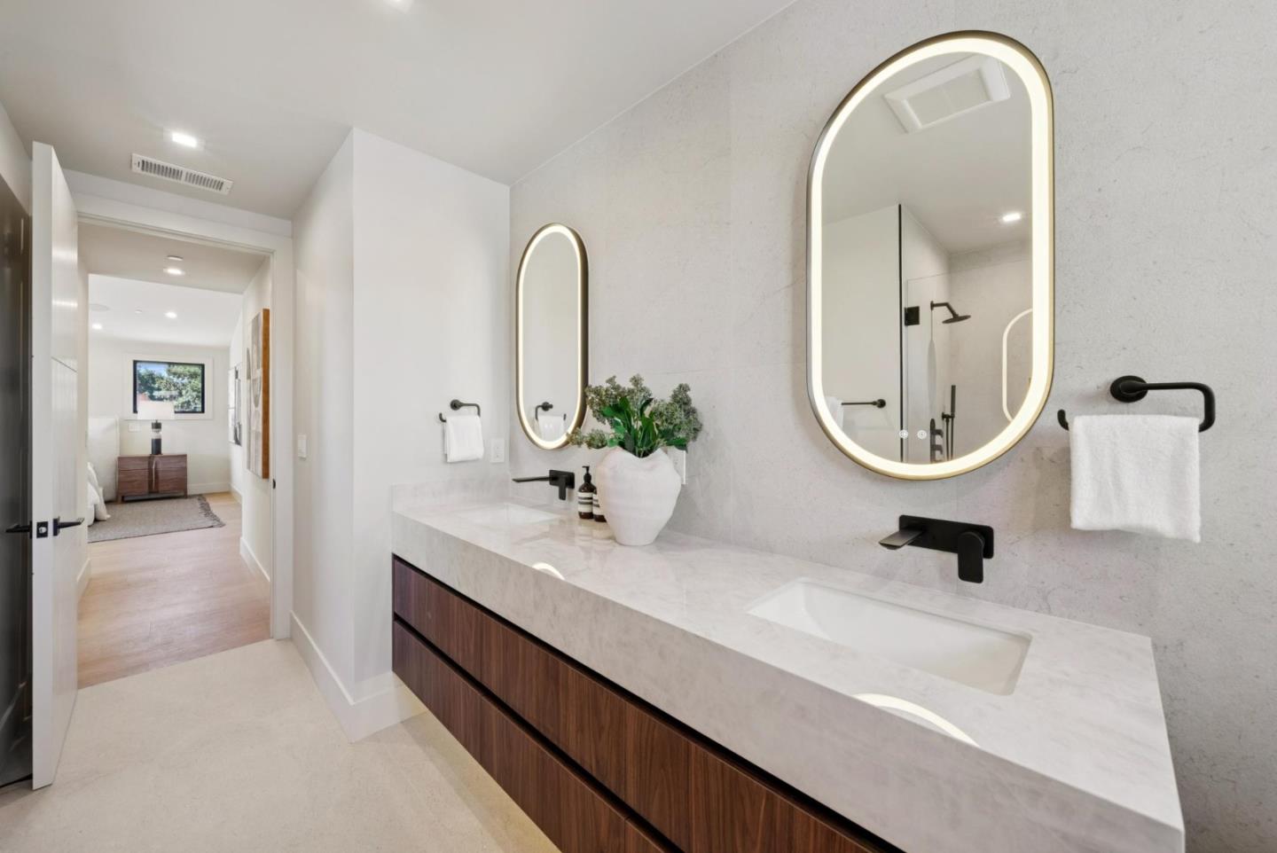 Detail Gallery Image 37 of 77 For 585 Cherry Ave, Los Altos,  CA 94022 - 5 Beds | 5/1 Baths