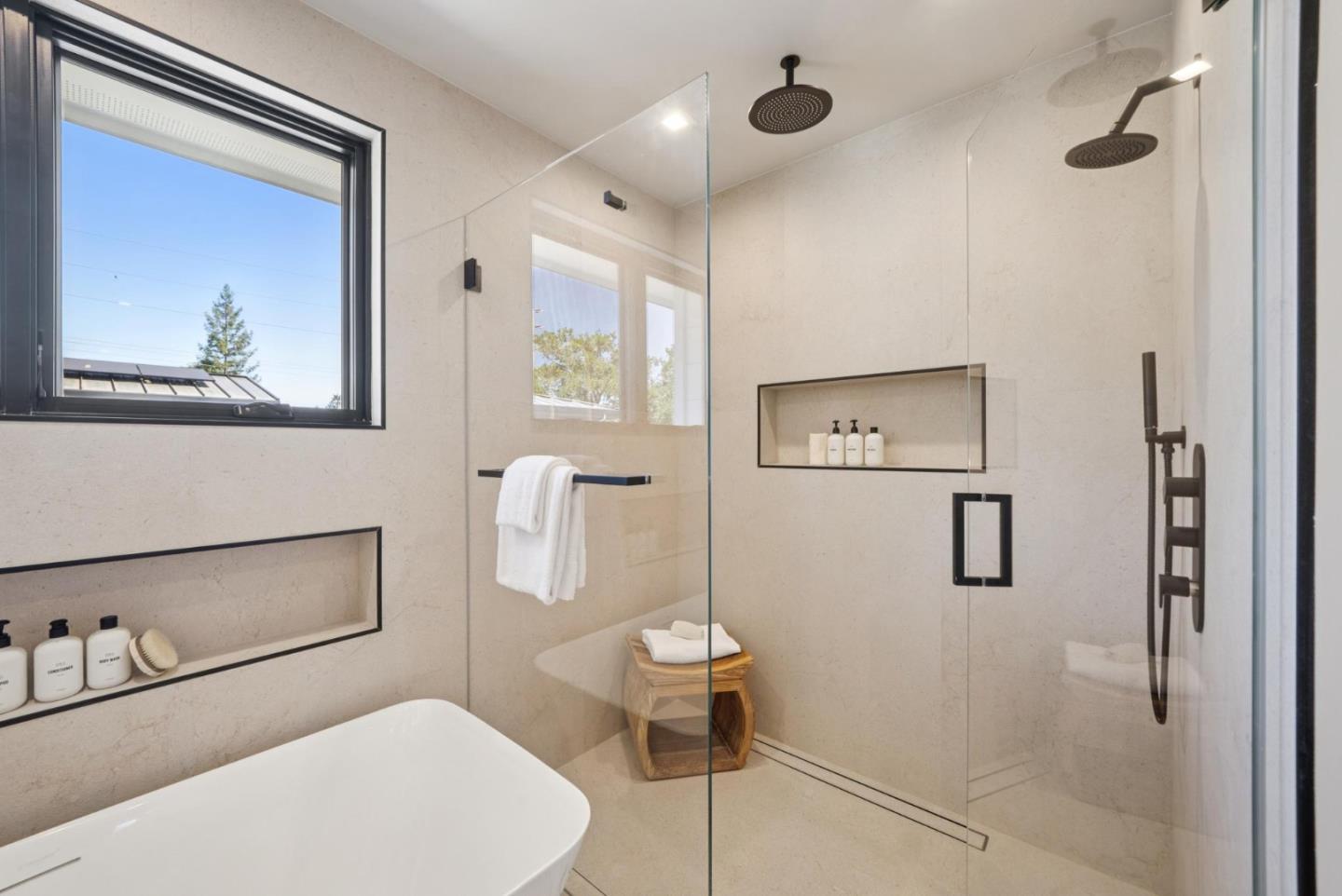 Detail Gallery Image 38 of 77 For 585 Cherry Ave, Los Altos,  CA 94022 - 5 Beds | 5/1 Baths