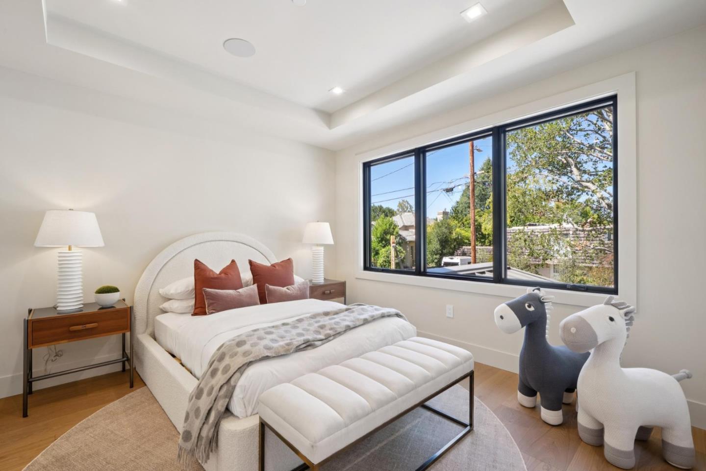 Detail Gallery Image 42 of 77 For 585 Cherry Ave, Los Altos,  CA 94022 - 5 Beds | 5/1 Baths