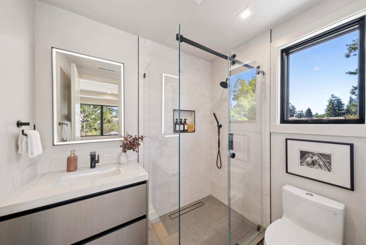 Detail Gallery Image 44 of 77 For 585 Cherry Ave, Los Altos,  CA 94022 - 5 Beds | 5/1 Baths