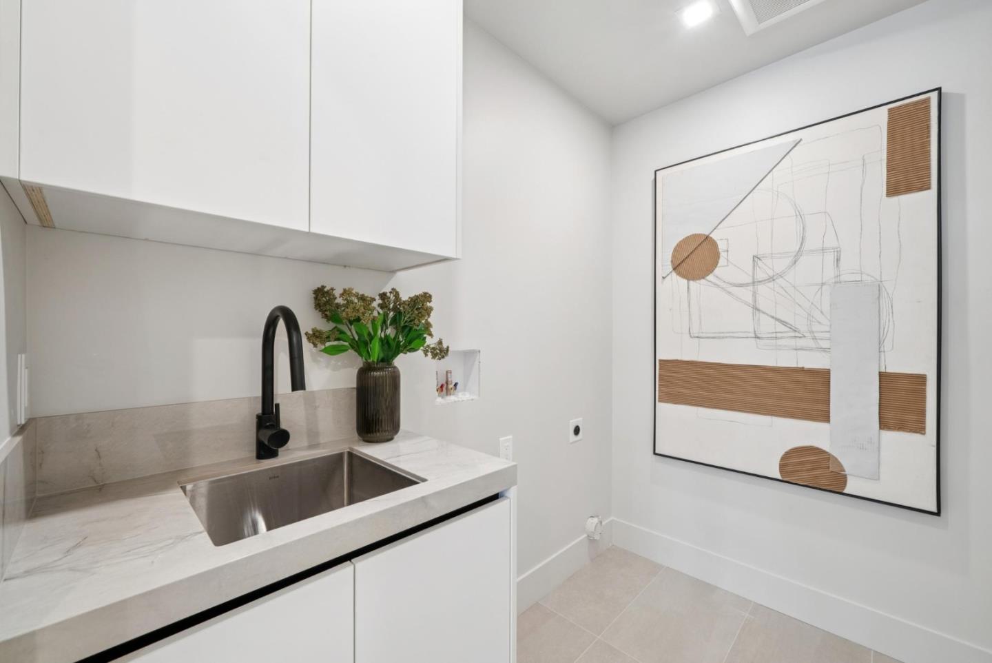 Detail Gallery Image 45 of 77 For 585 Cherry Ave, Los Altos,  CA 94022 - 5 Beds | 5/1 Baths