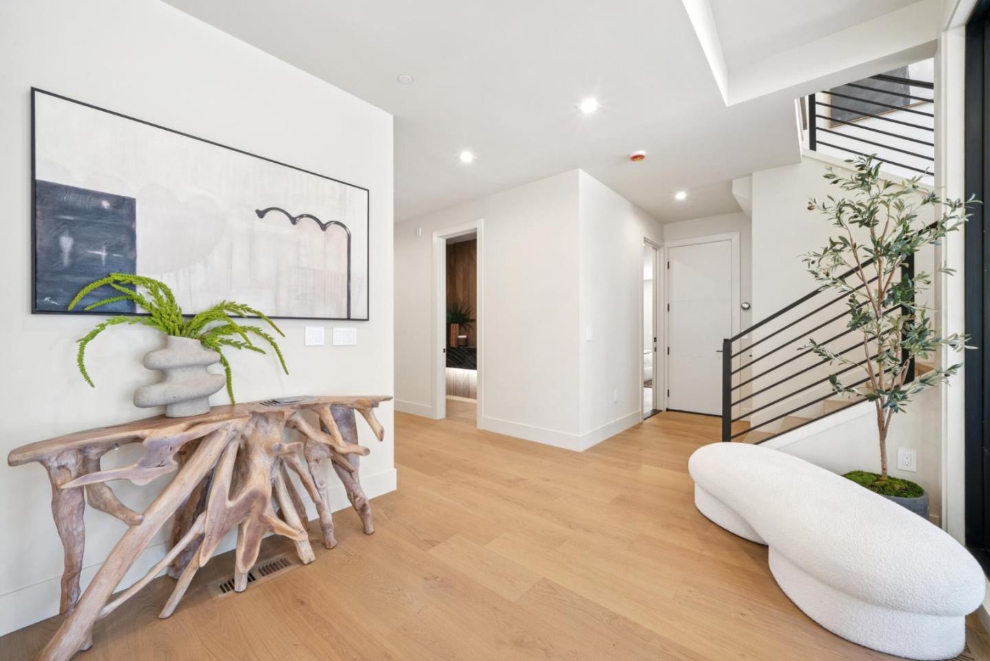 Detail Gallery Image 5 of 77 For 585 Cherry Ave, Los Altos,  CA 94022 - 5 Beds | 5/1 Baths