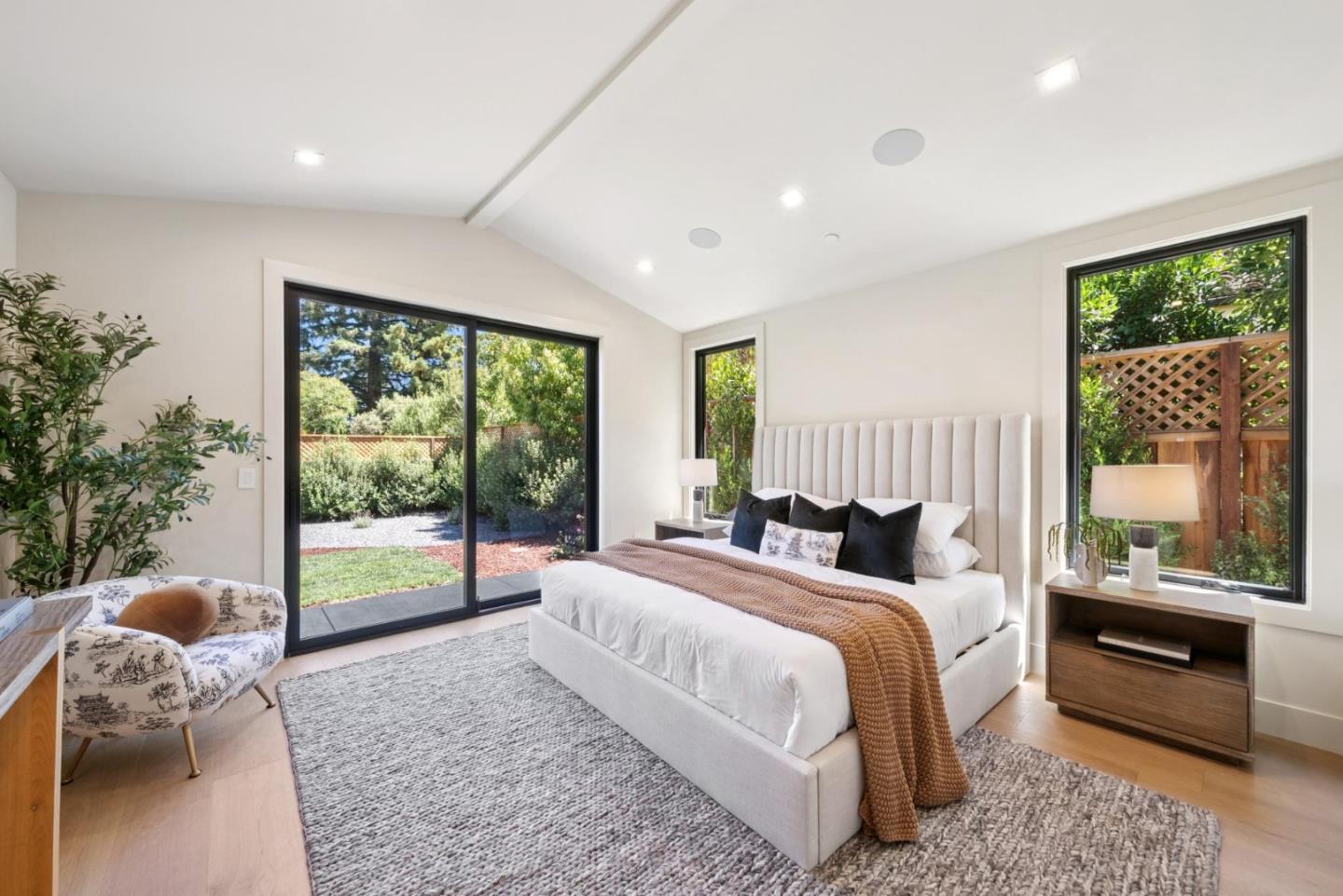 Detail Gallery Image 53 of 77 For 585 Cherry Ave, Los Altos,  CA 94022 - 5 Beds | 5/1 Baths