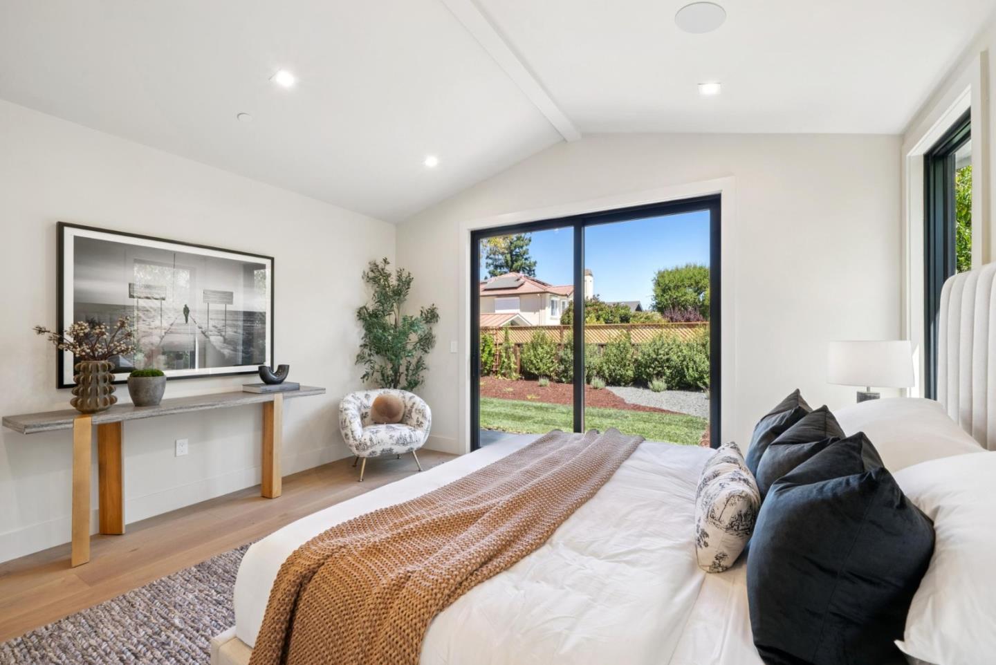 Detail Gallery Image 55 of 77 For 585 Cherry Ave, Los Altos,  CA 94022 - 5 Beds | 5/1 Baths