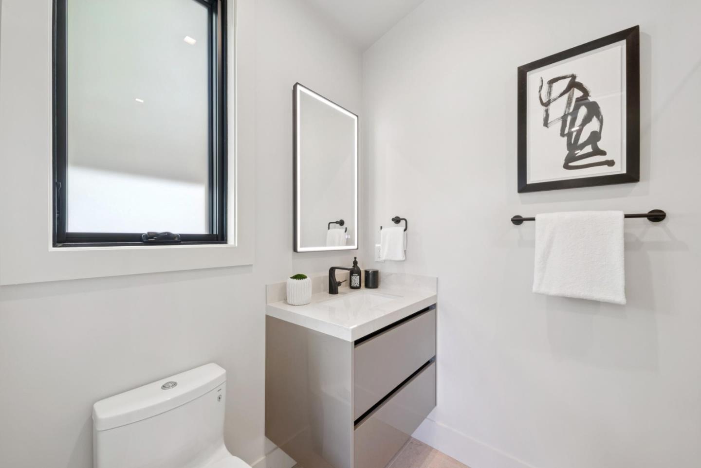 Detail Gallery Image 56 of 77 For 585 Cherry Ave, Los Altos,  CA 94022 - 5 Beds | 5/1 Baths