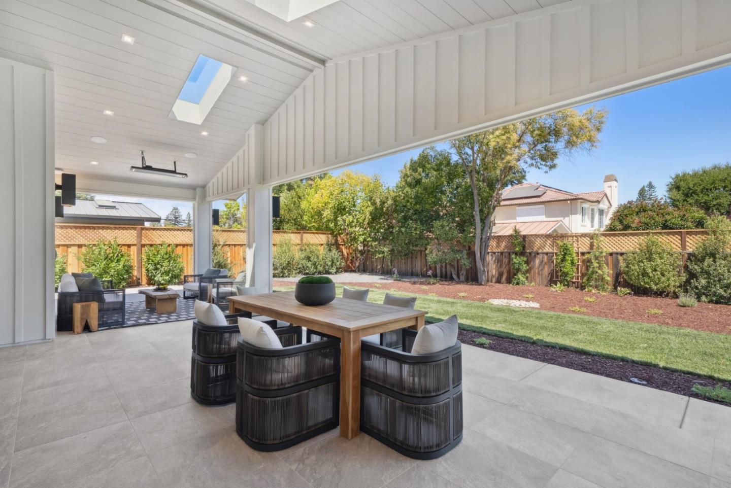 Detail Gallery Image 64 of 77 For 585 Cherry Ave, Los Altos,  CA 94022 - 5 Beds | 5/1 Baths