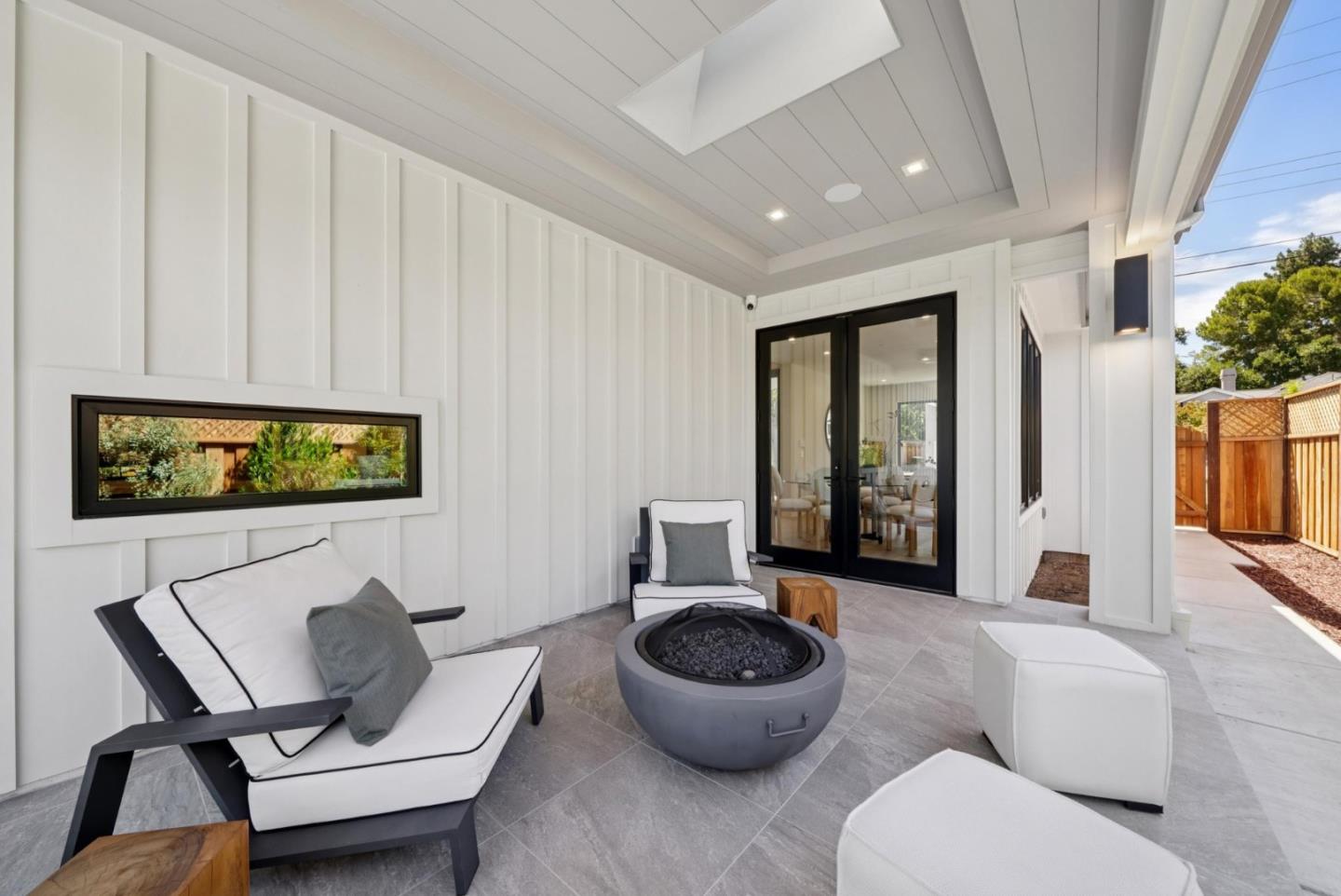Detail Gallery Image 68 of 77 For 585 Cherry Ave, Los Altos,  CA 94022 - 5 Beds | 5/1 Baths