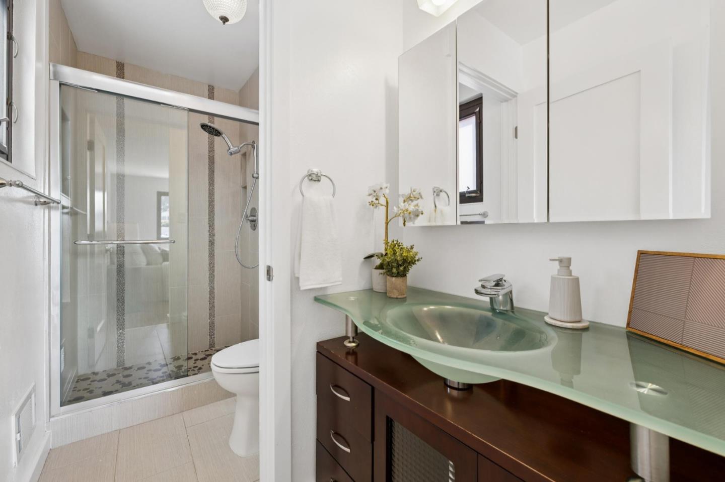 Detail Gallery Image 34 of 96 For 69 Plymouth Cir, Daly City,  CA 94015 - 3 Beds | 3 Baths