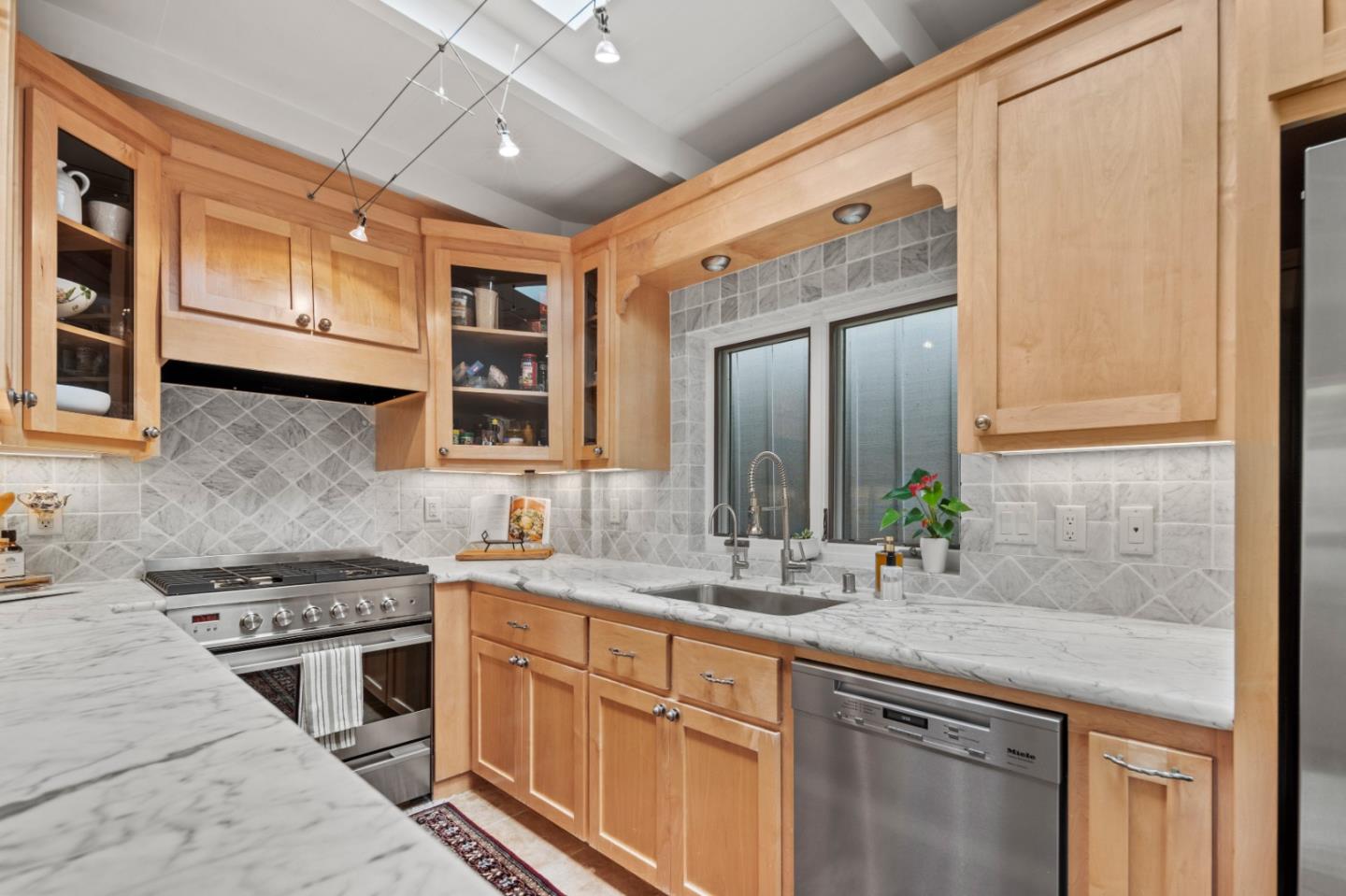 Detail Gallery Image 18 of 54 For 0 Lobos Street 3 Sw of 3rd Avenue, Carmel,  CA 93923 - 3 Beds | 1/1 Baths