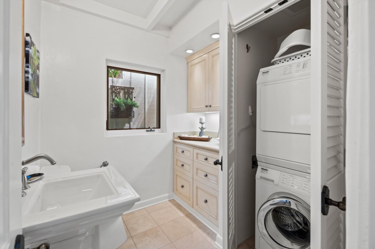 Detail Gallery Image 42 of 54 For 0 Lobos Street 3 Sw of 3rd Avenue, Carmel,  CA 93923 - 3 Beds | 1/1 Baths