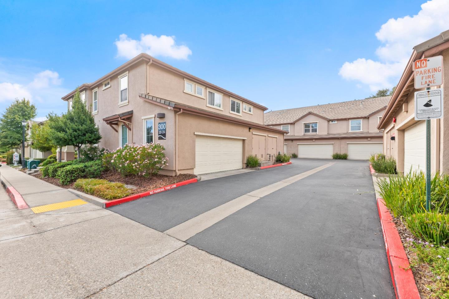 Detail Gallery Image 6 of 47 For 307 Blossom Rock Ln #59,  Folsom,  CA 95630 - 2 Beds | 2/1 Baths