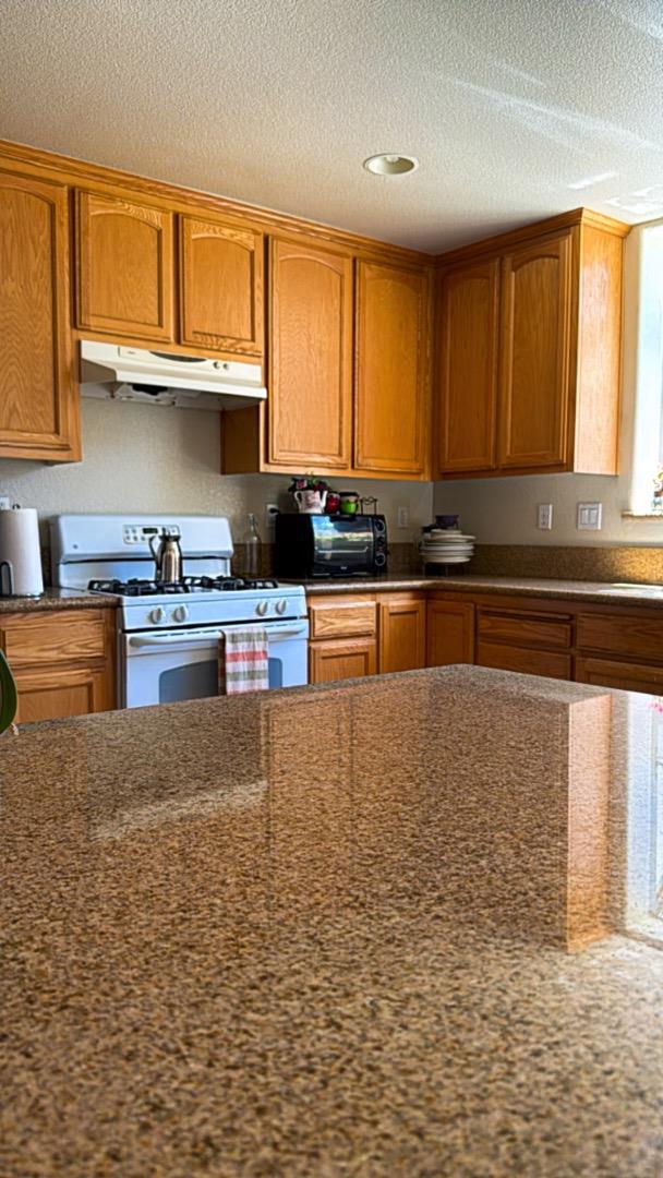 Detail Gallery Image 5 of 15 For 467 Calcagno St, King City,  CA 93930 - 3 Beds | 2/1 Baths