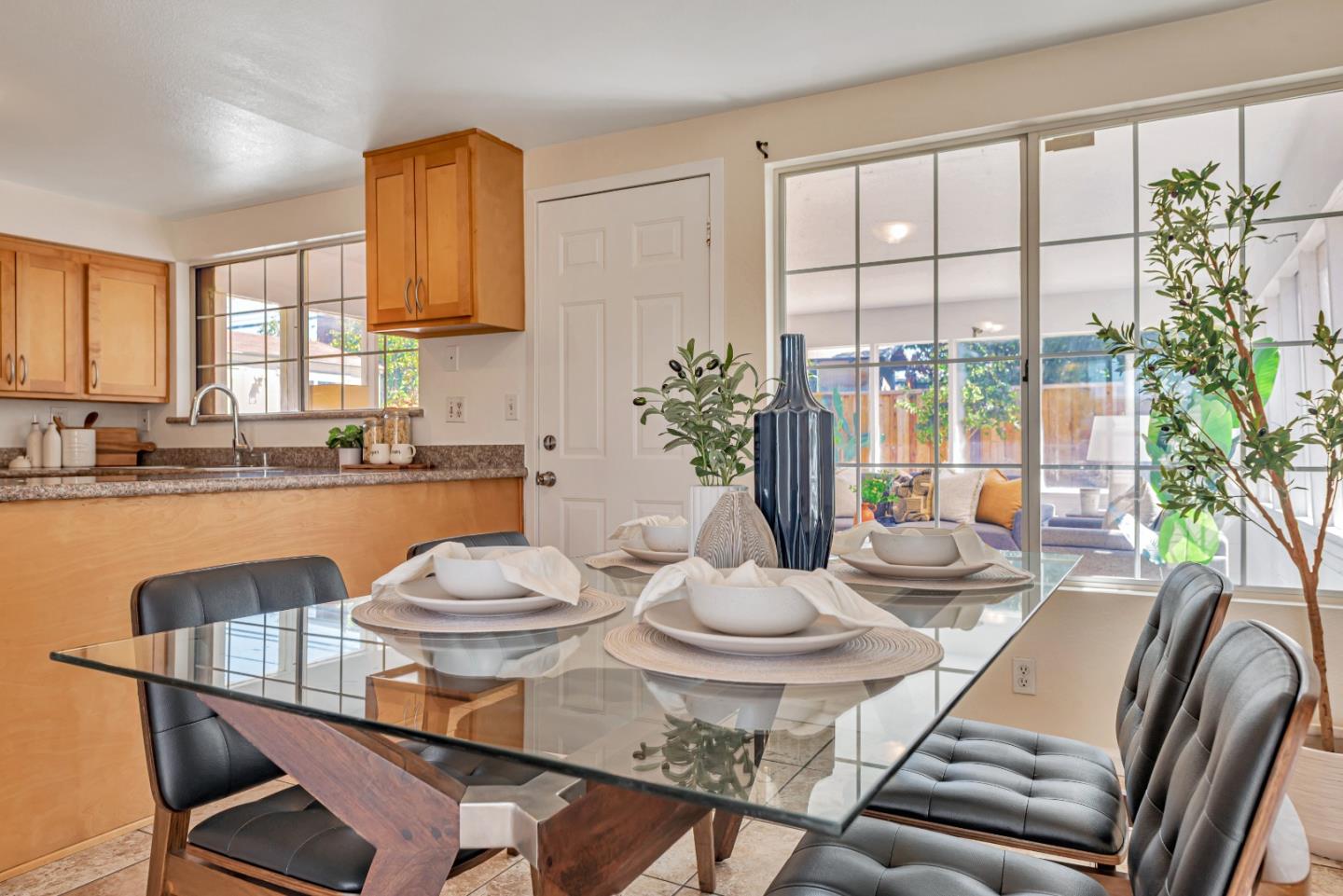 Detail Gallery Image 7 of 27 For 1462 Cathay Dr, San Jose,  CA 95122 - 3 Beds | 2 Baths