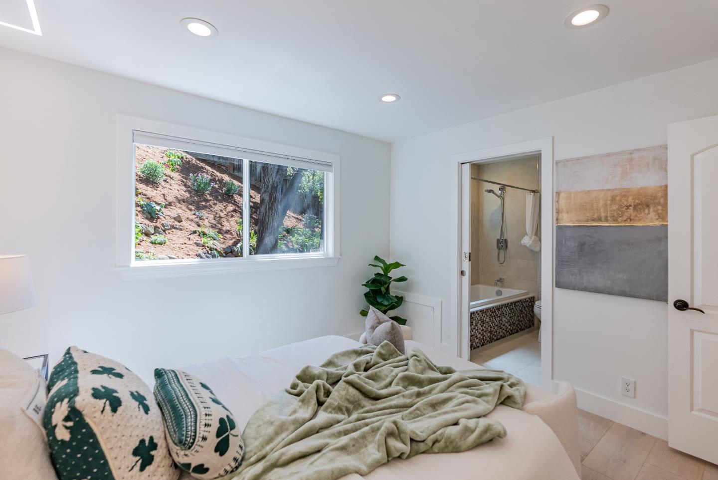 Detail Gallery Image 32 of 61 For 893 Madonna Way, Los Altos,  CA 94024 - 4 Beds | 3 Baths