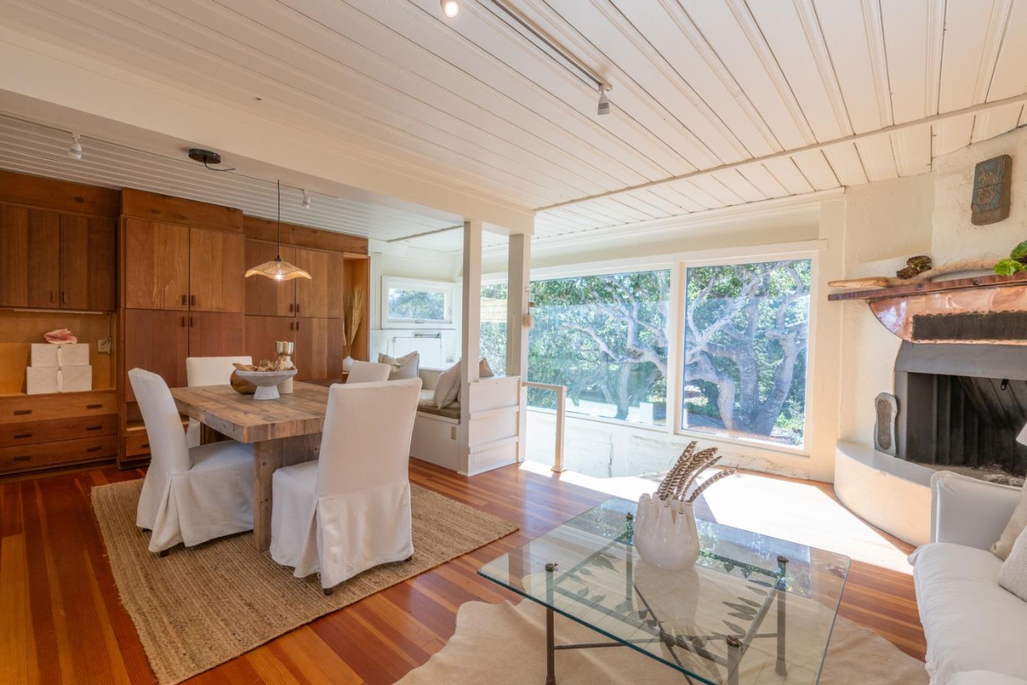 Detail Gallery Image 10 of 25 For 95 Corona Way, Carmel,  CA 93923 - 3 Beds | 3 Baths