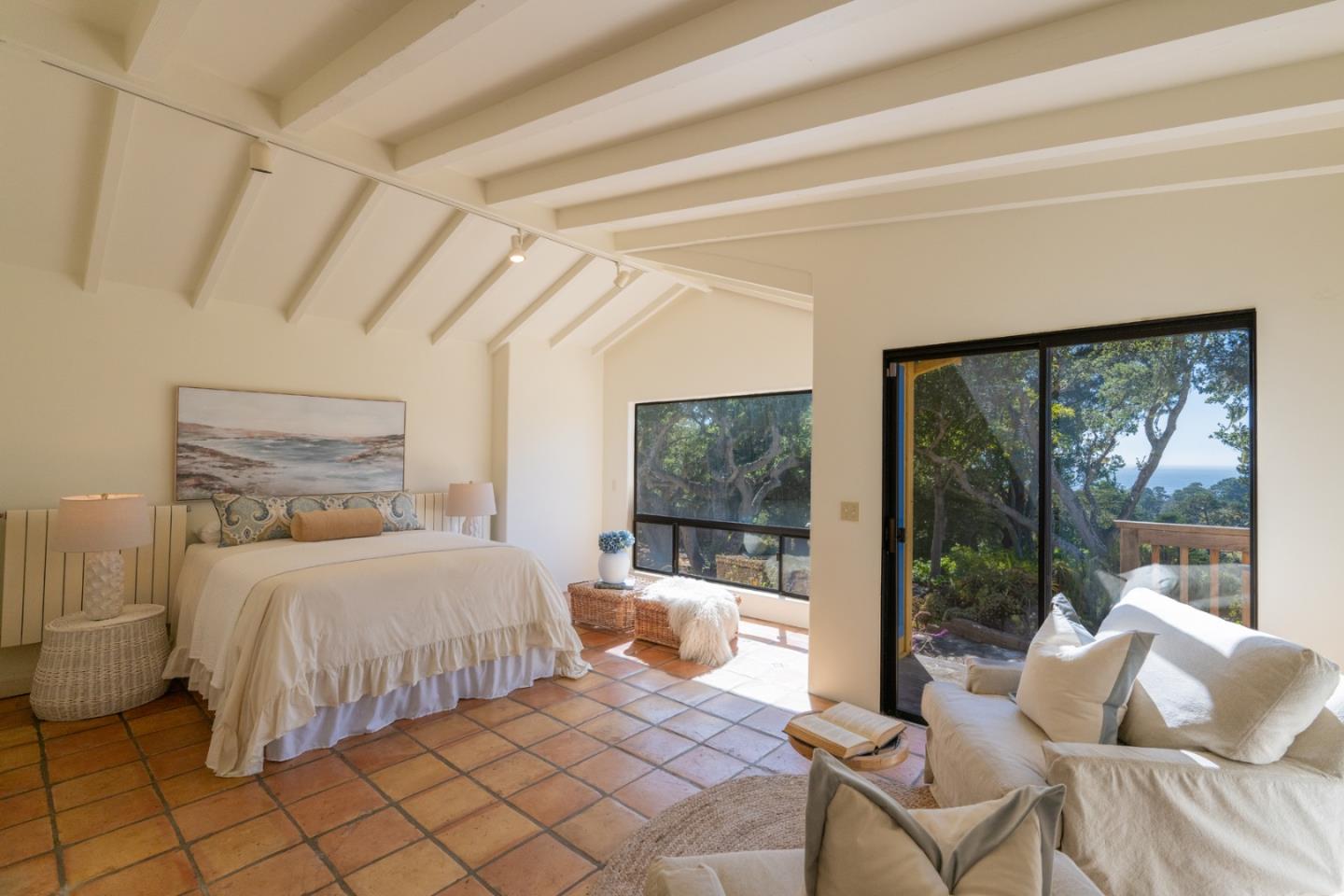 Detail Gallery Image 12 of 25 For 95 Corona Way, Carmel,  CA 93923 - 3 Beds | 3 Baths