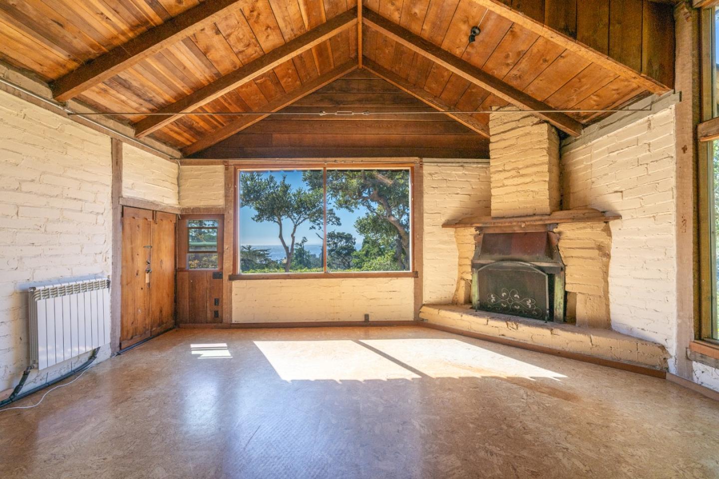 Detail Gallery Image 18 of 25 For 95 Corona Way, Carmel,  CA 93923 - 3 Beds | 3 Baths