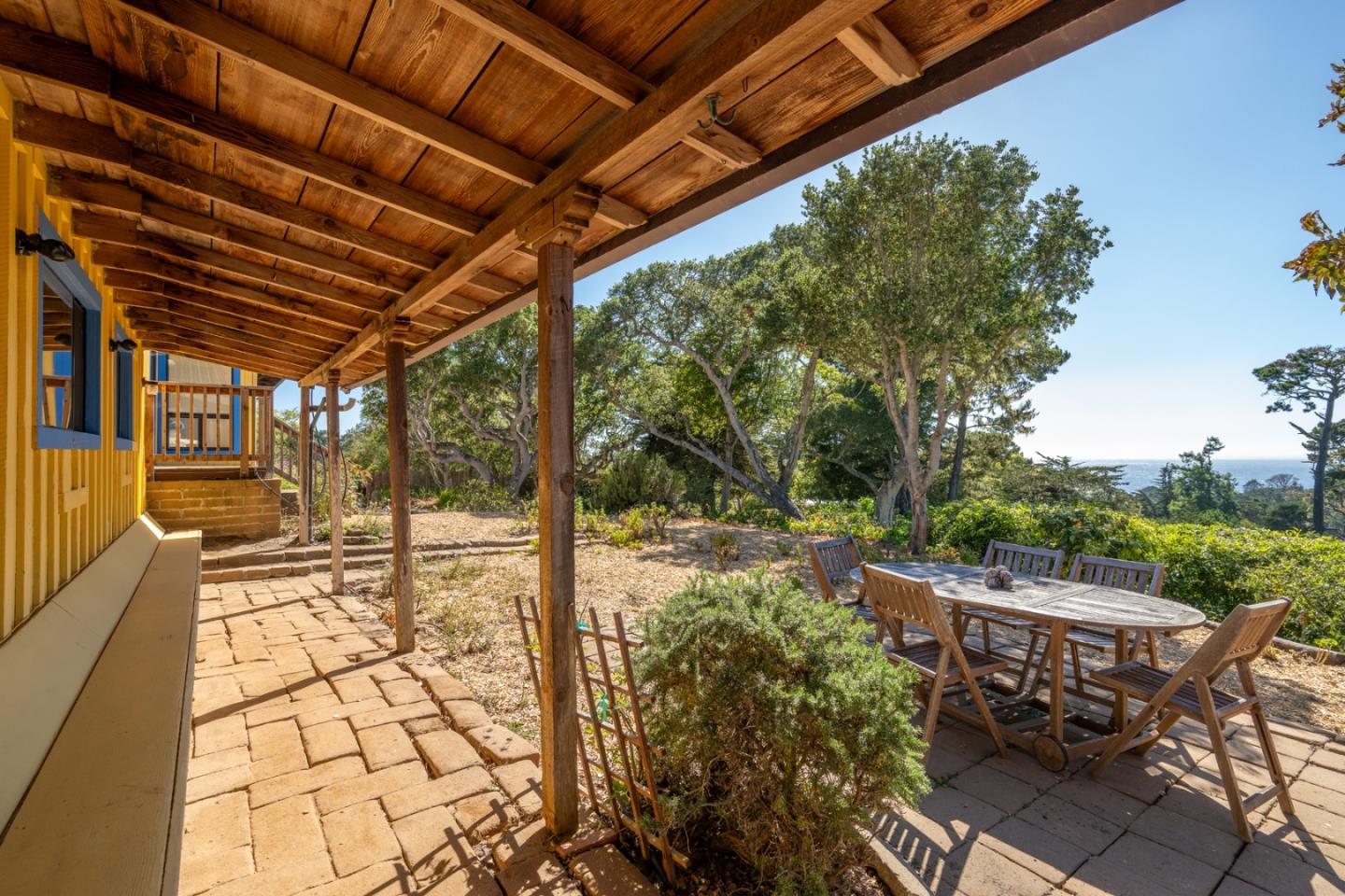 Detail Gallery Image 3 of 25 For 95 Corona Way, Carmel,  CA 93923 - 3 Beds | 3 Baths