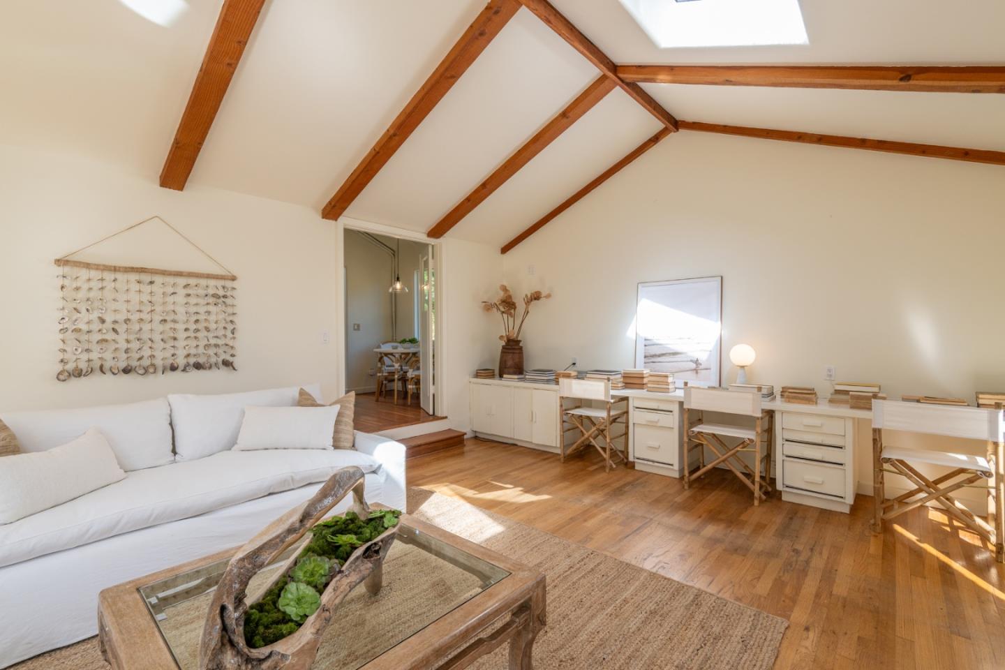 Detail Gallery Image 6 of 25 For 95 Corona Way, Carmel,  CA 93923 - 3 Beds | 3 Baths