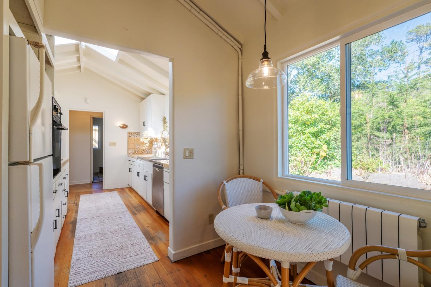 Detail Gallery Image 8 of 25 For 95 Corona Way, Carmel,  CA 93923 - 3 Beds | 3 Baths