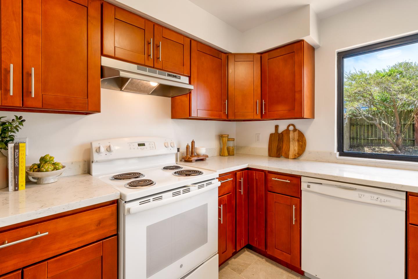 Detail Gallery Image 10 of 37 For 3637 Bettman Way, South San Francisco,  CA 94080 - 3 Beds | 2 Baths